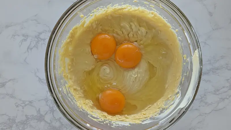 卵を加える